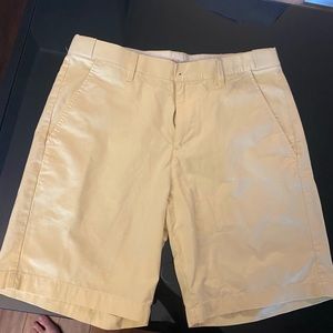 Yellow khaki shorts (32)